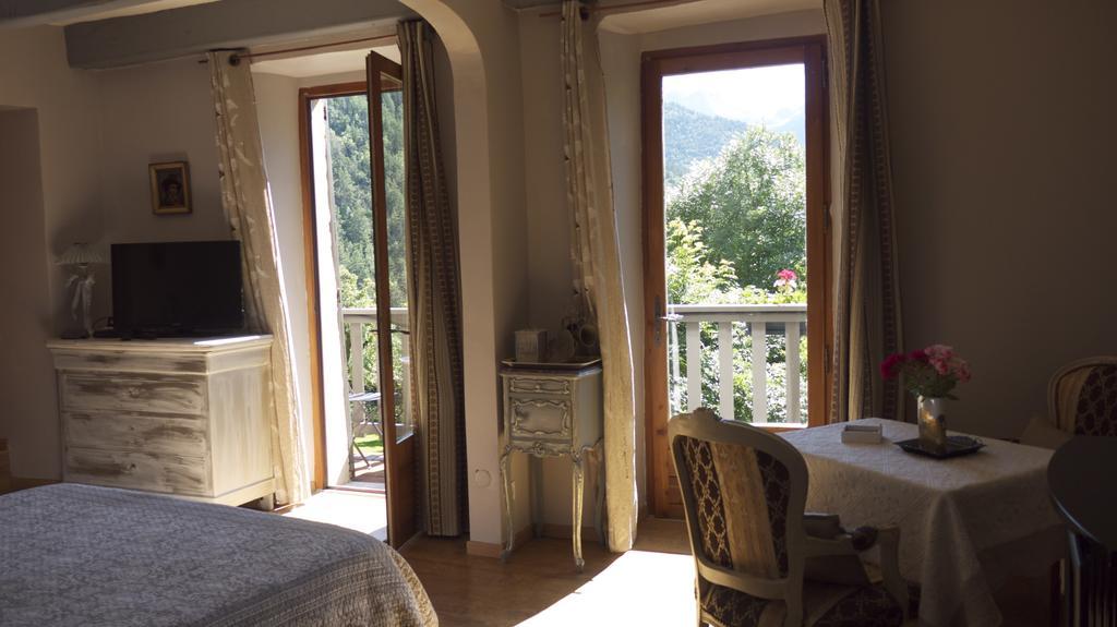 Les Means Bed & Breakfast Meolans-Revel Dış mekan fotoğraf