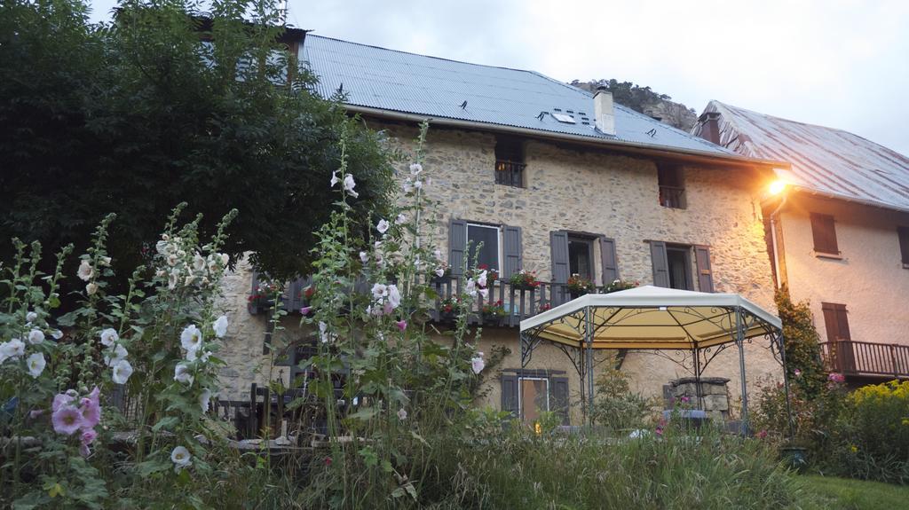 Les Means Bed & Breakfast Meolans-Revel Dış mekan fotoğraf