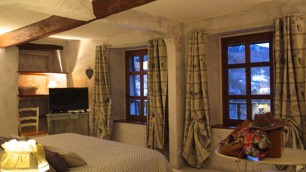 Les Means Bed & Breakfast Meolans-Revel Dış mekan fotoğraf