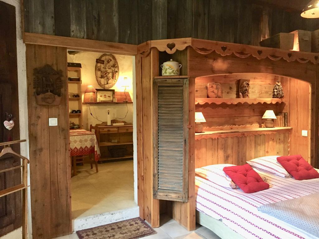 Les Means Bed & Breakfast Meolans-Revel Dış mekan fotoğraf