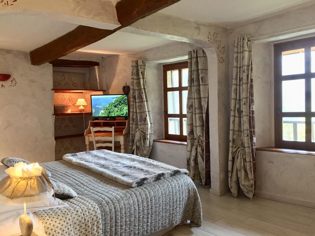 Les Means Bed & Breakfast Meolans-Revel Dış mekan fotoğraf