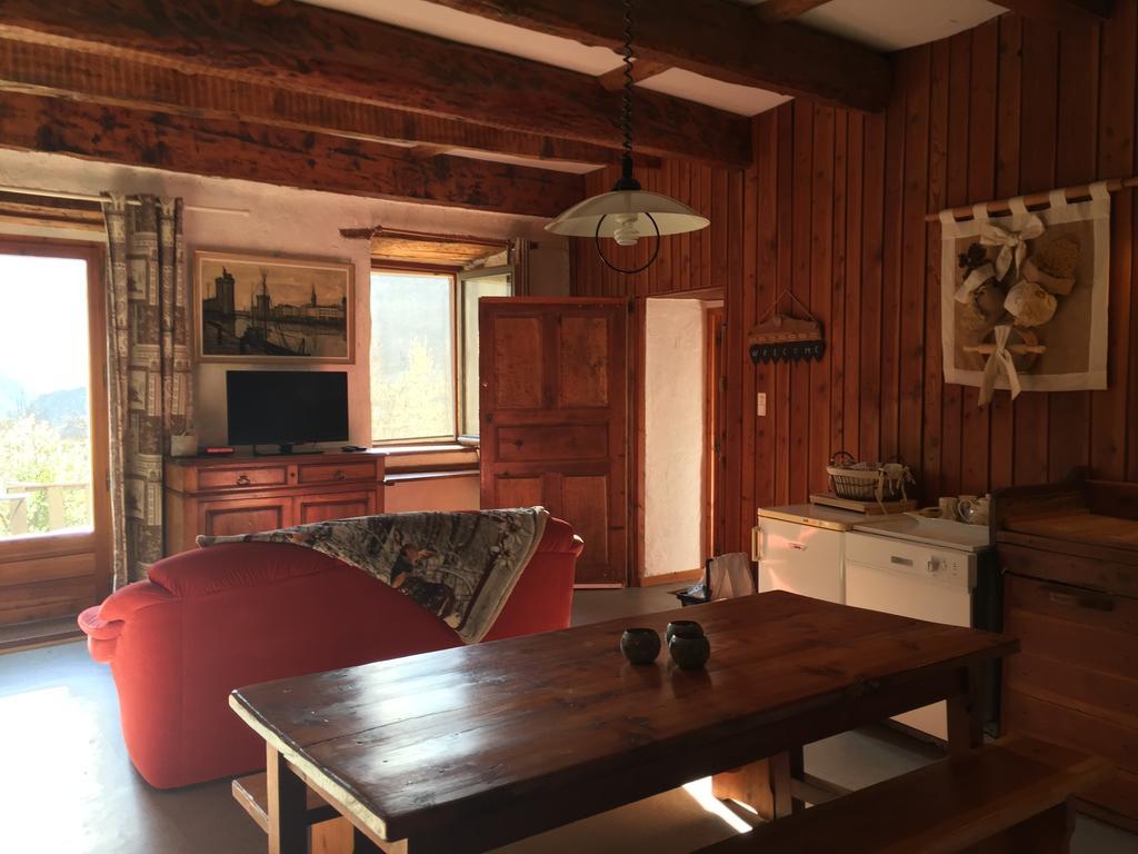 Les Means Bed & Breakfast Meolans-Revel Dış mekan fotoğraf