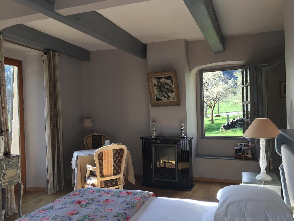 Les Means Bed & Breakfast Meolans-Revel Dış mekan fotoğraf